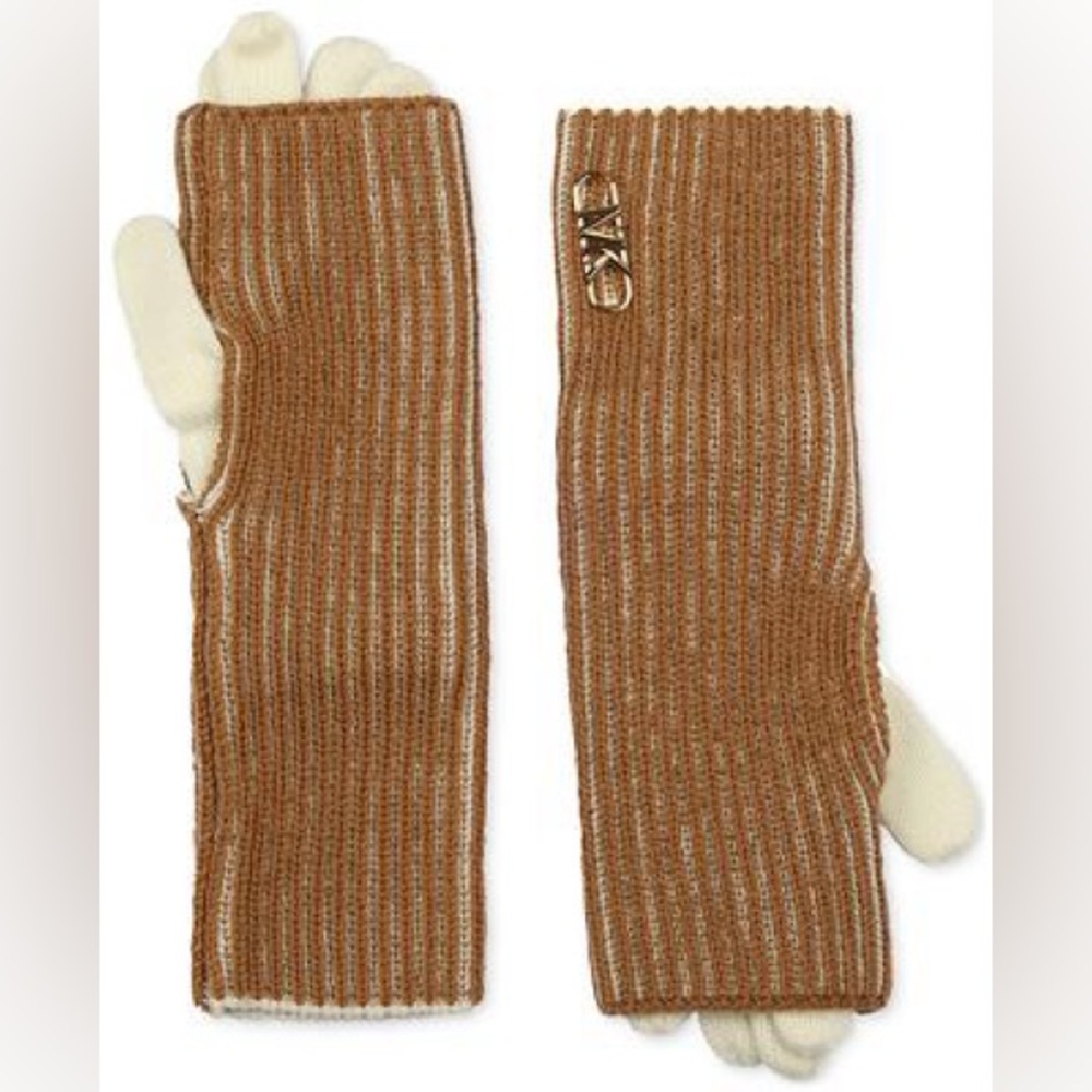 Michael Kors 3 in 1 Fisherman’s Knit Gloves
